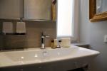 images/thumbsgallery/Camera_Rossa/Rossa_bagno_4.jpg